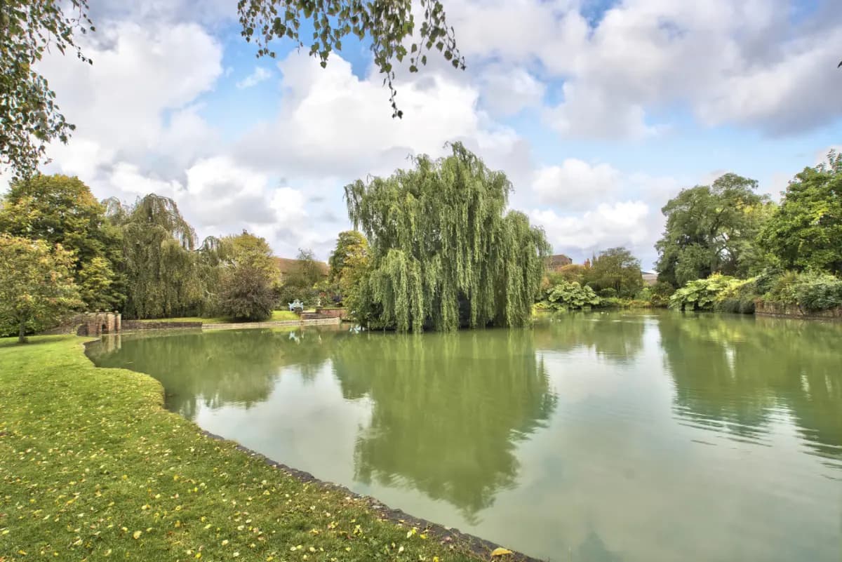 Fawley Court by Group Retreats