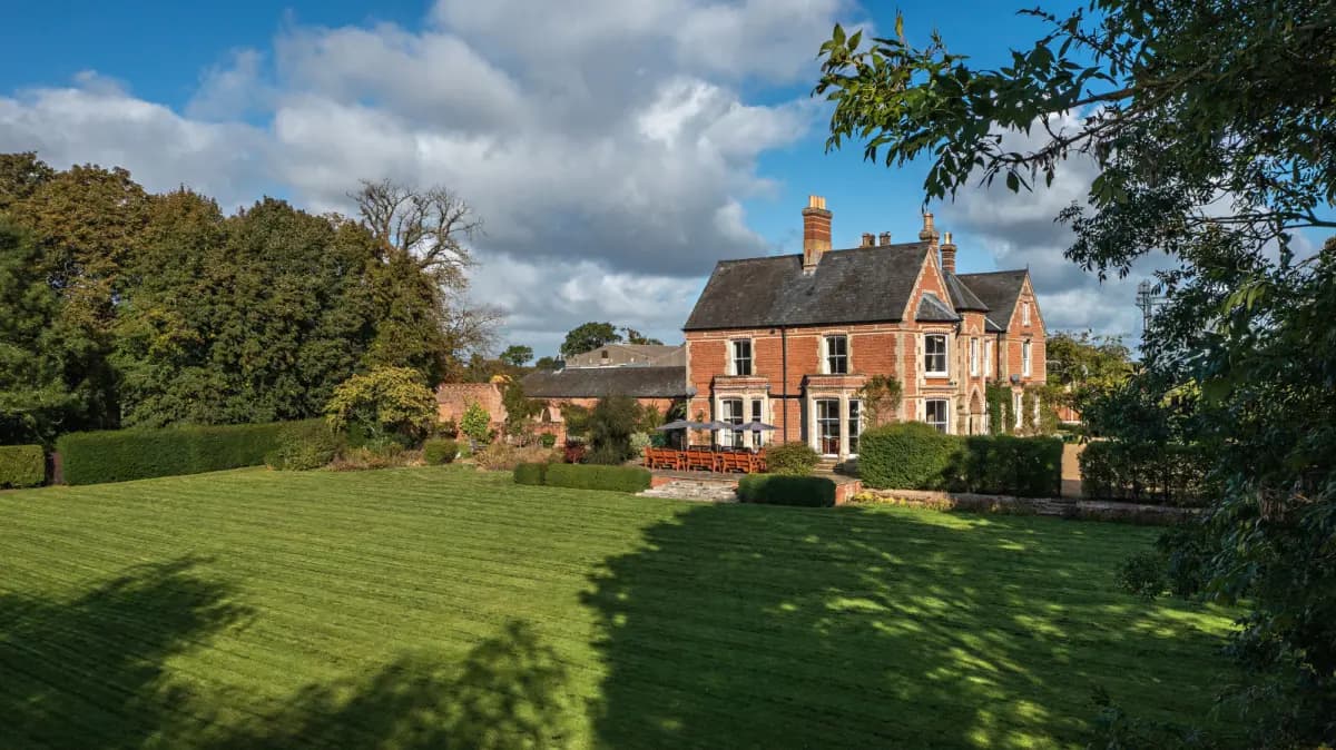 Saham Grove Hall by Group Retreats