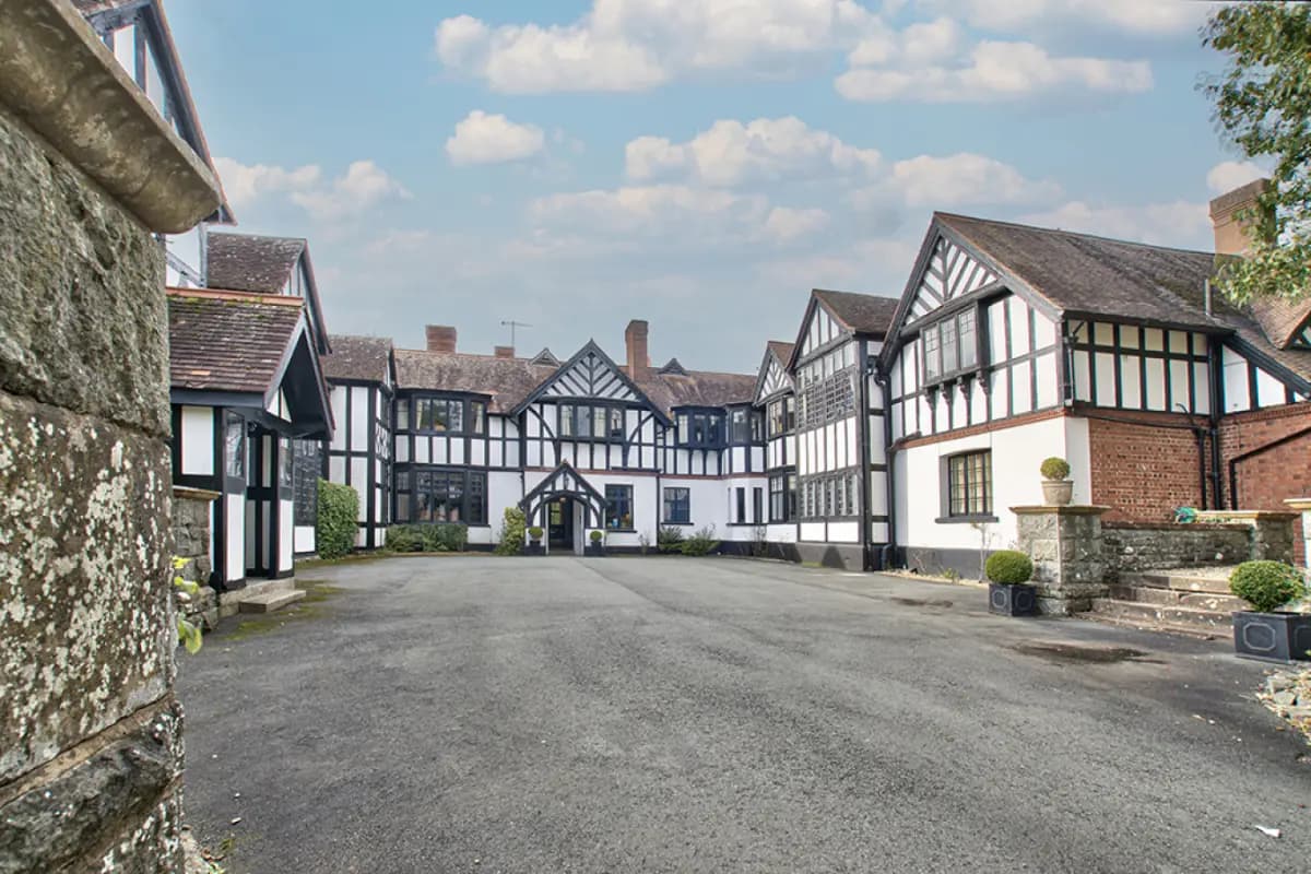 Caer Beris Manor by Group Retreats