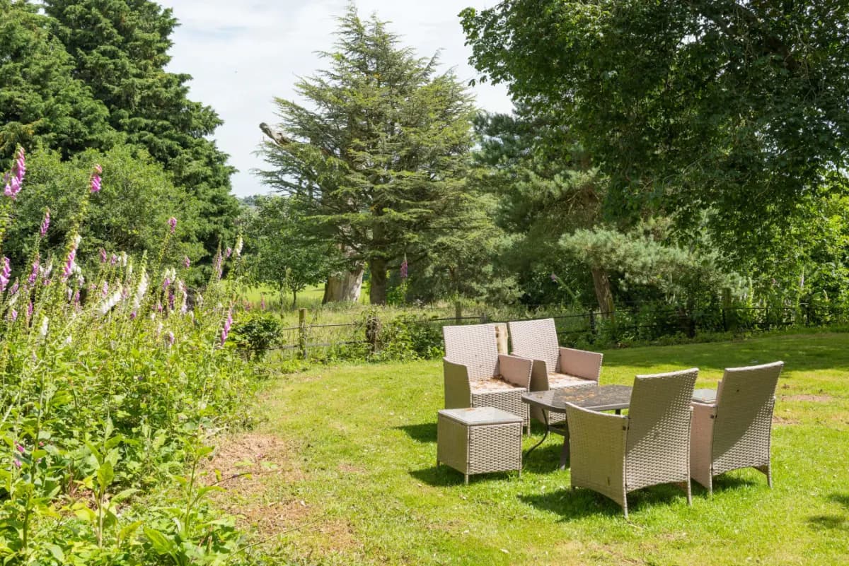 Holbecks House by Group Retreats