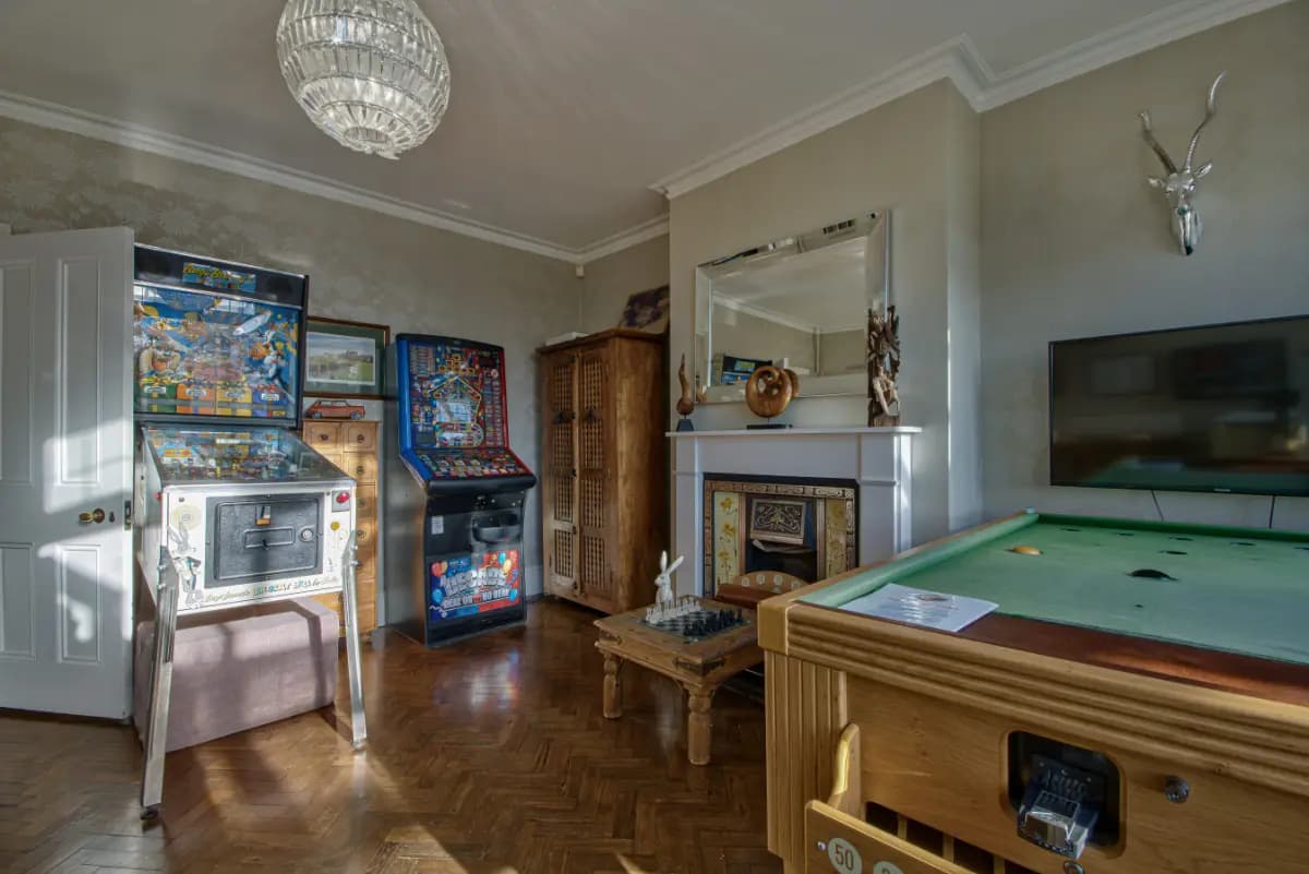 Old Lakenham by Group Retreats