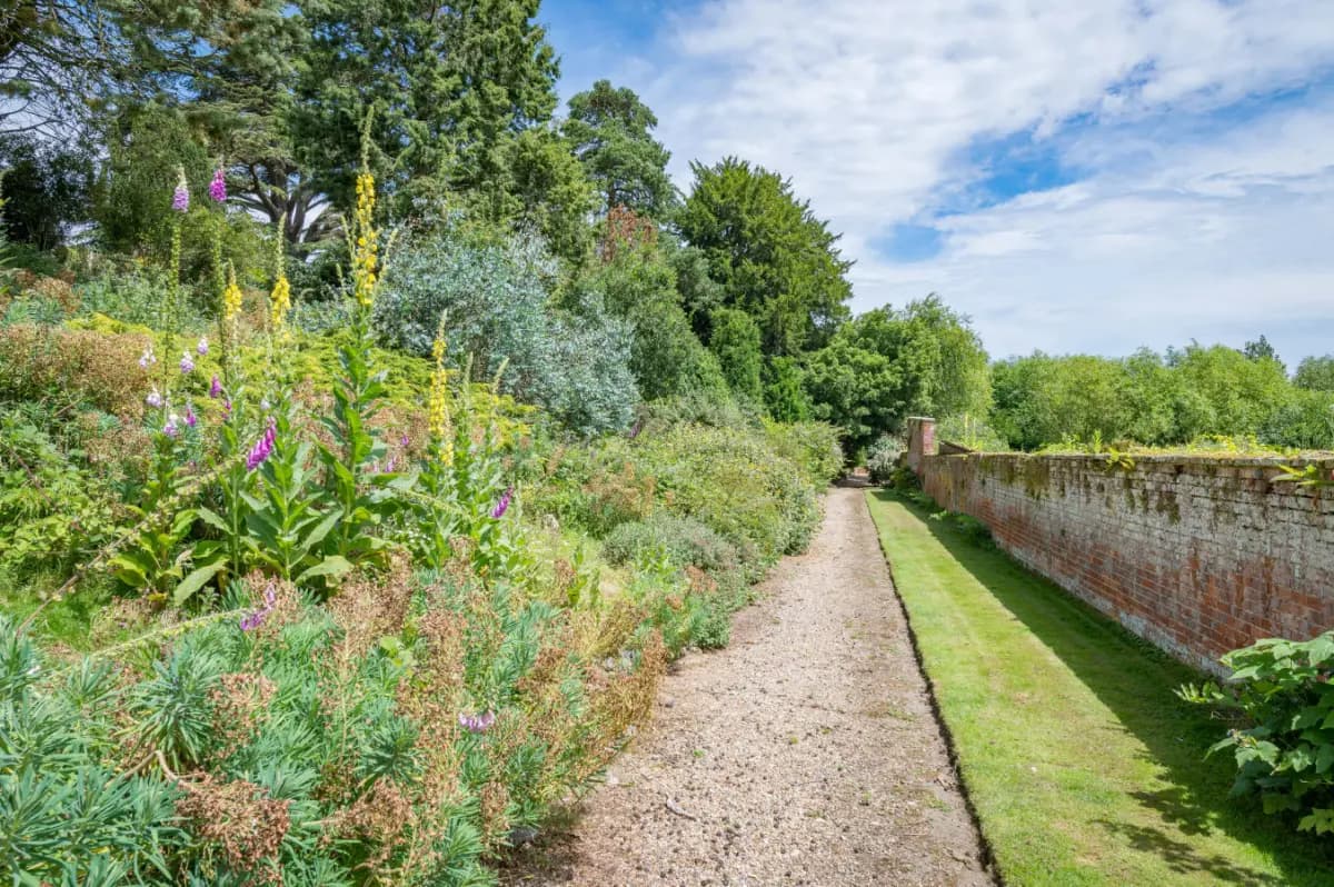 Gardeners Cottage by Group Retreats